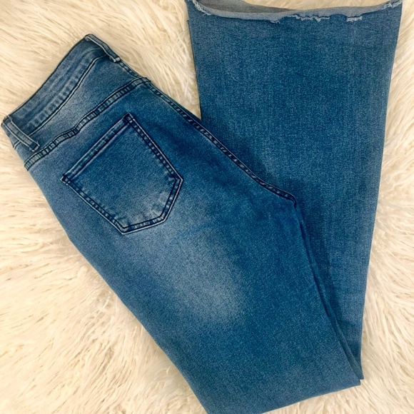 Emmiol "Flare Jeans in Blue Denim" NWT - Picture 5 of 16
